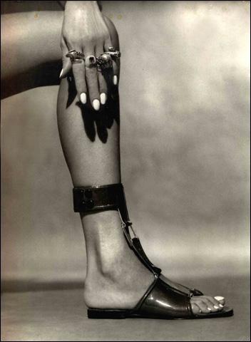 EFI MELA SHOE DESIGN YANNIS TSEKLENIS  1968